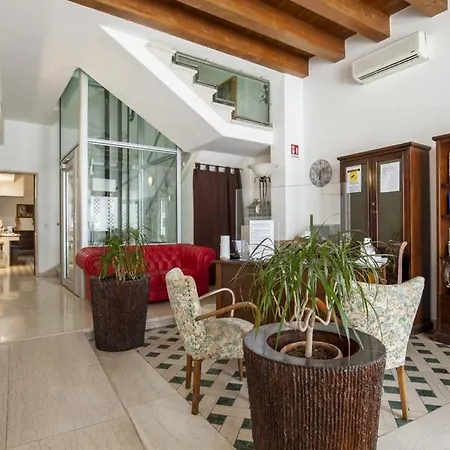 阿菲塔卡米尔卡马塞罗酒店 招待所 蒙瑟里奇