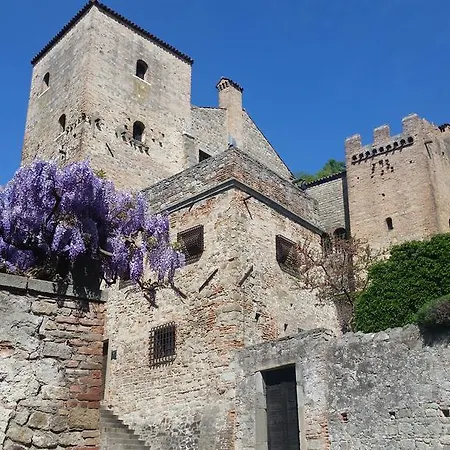 阿菲塔卡米尔卡马塞罗酒店 蒙瑟里奇